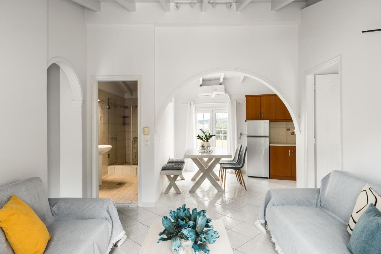 The Seaview Corner Apartments By Konnect, Ipsos Corfu Exterior foto